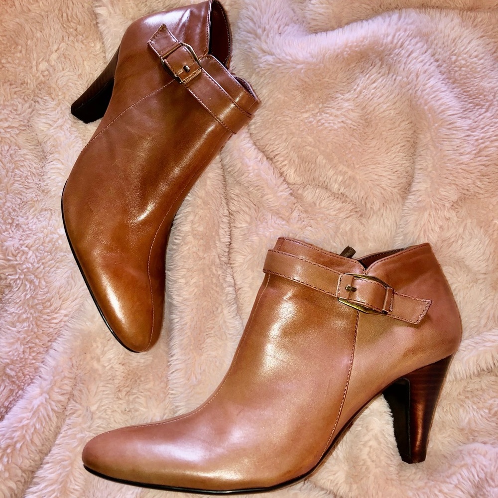 Bandolino cognac leather heeled boots